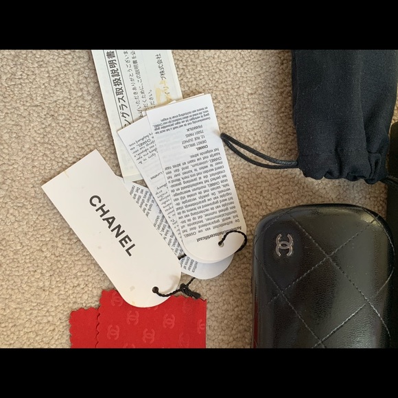 SOLD Vintage Chanel Y2K Rimless Sunglasses - Picture 6 of 13